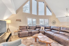 Maison, 5 chambres | Aire de séjour | Téléviseur connecté