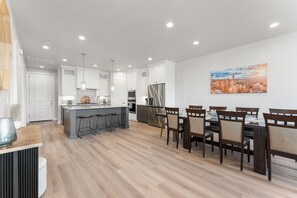 Residenza, 5 camere da letto | Ristoranti