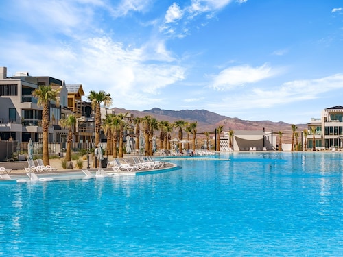 Oasis Retreat 5 Bedroom Townhouse