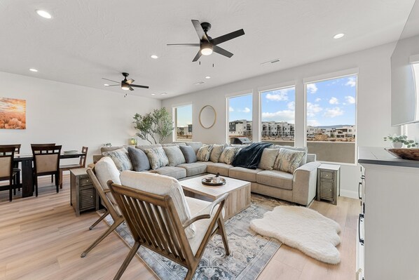 聯排別墅, 5 間臥室 | 客廳 | 智能電視、串流服務