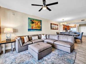 TV - Beautiful 2-bedroom condo with over-sized balcony, steps to pool and beach! (Miramar Beach)