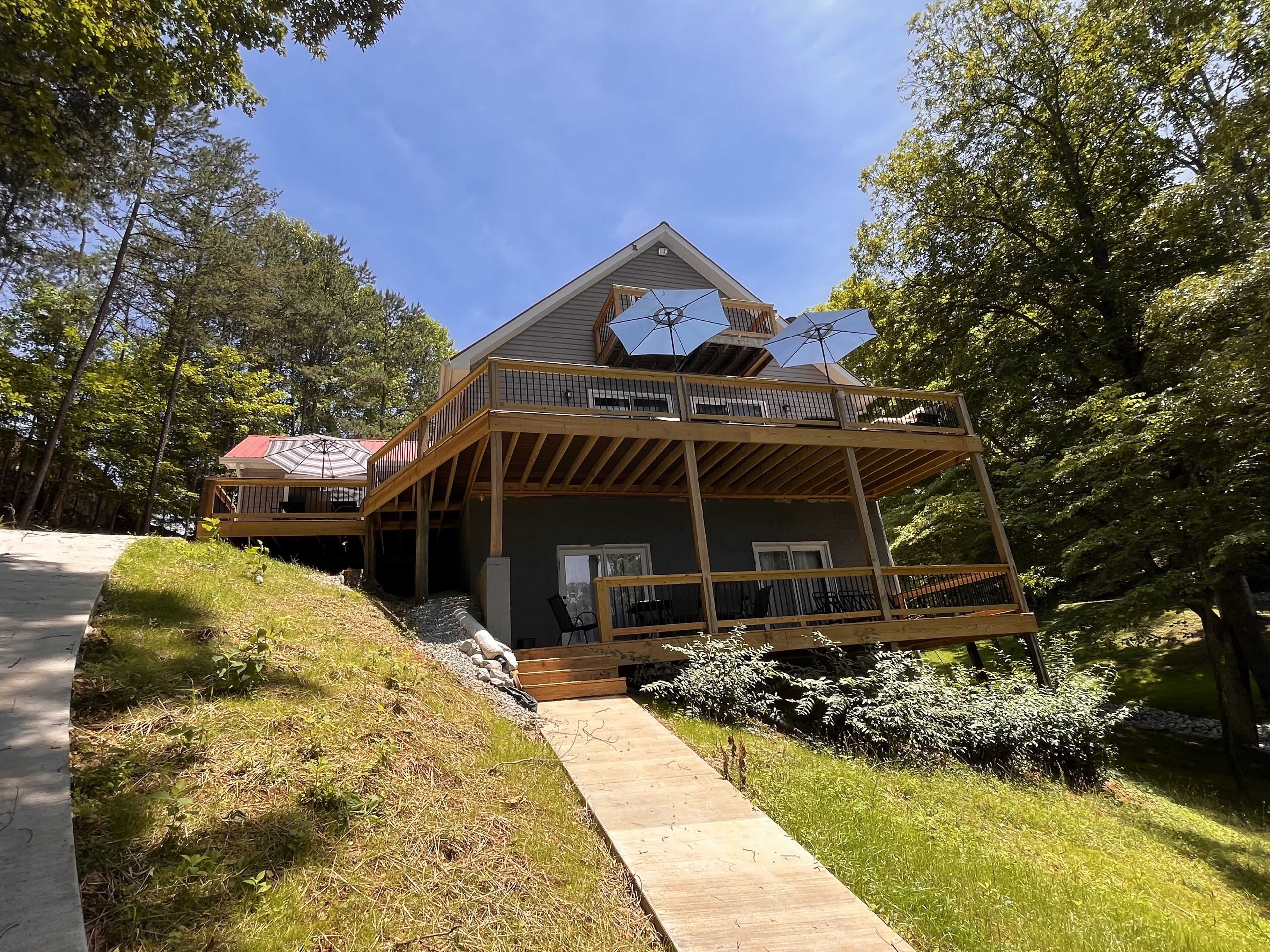 House, 5 Bedrooms | Exterior