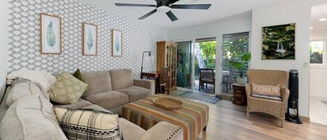Condo, 2 Bedrooms | Living area | Smart TV