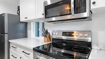Condo, 2 Bedrooms | Private kitchen