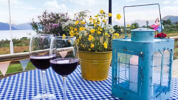 House | Outdoor dining