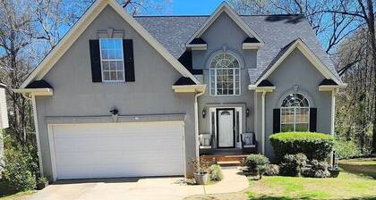 Beautiful 4-Bed, 4-Bath Home, just 6 miles from Augusta National Golf Club,