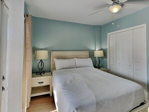 1 bedroom, iron/ironing board, WiFi, bed sheets - PC Beach Retreat B | 0.5mi to Beach, Outdoor Showers, Shared Yard (Panama City Beach)