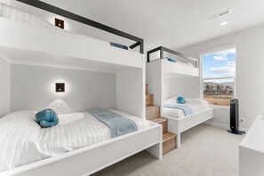5 bedrooms, desk, iron/ironing board, travel crib - Oasis Retreat: Desert Color Lagoon + Beaches, Private Hot Tub (St. George)
