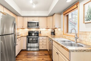 Fridge, microwave, oven, stovetop - Private Hot Tub; Walk to Lifts or Town (Breckenridge)