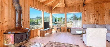 TV, fireplace, offices