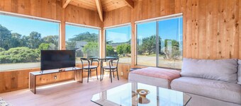 Incredible Sea Ranch Escape for 6, w/ Ocean Trail!