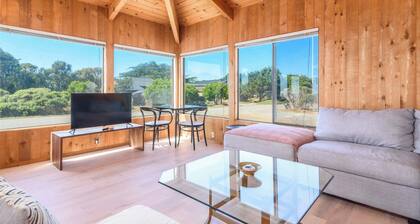 Incredible Sea Ranch Escape for 6, w/ Ocean Trail!