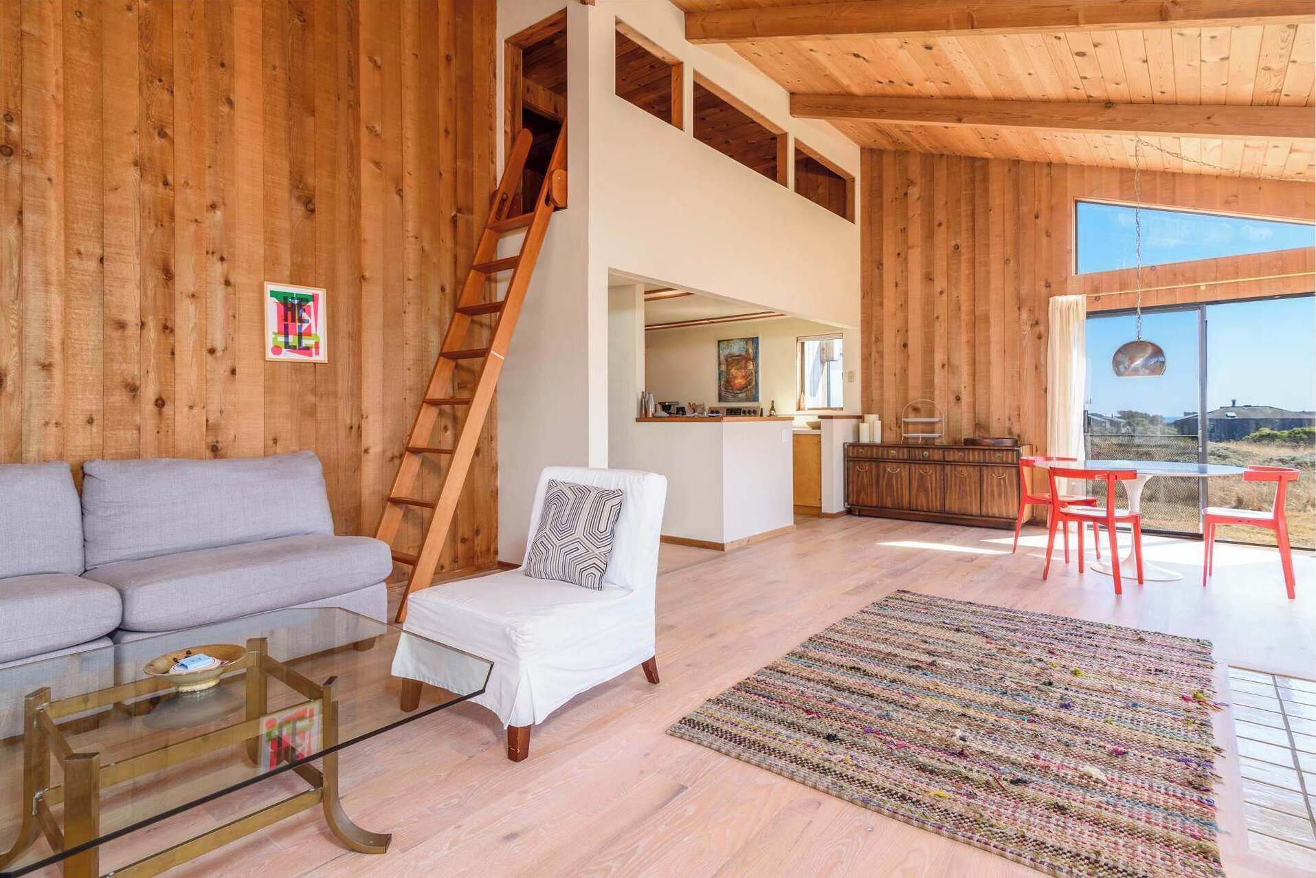 Televisión, chimenea, oficina