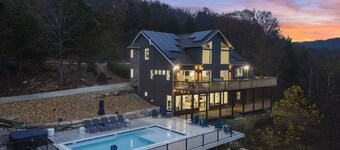 Van Kirk Cove – 6 BDR Stunner!