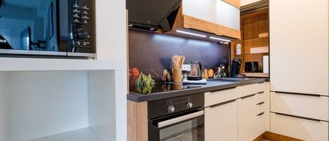 Micro-ondas, fogão, cooktop, lava-louças