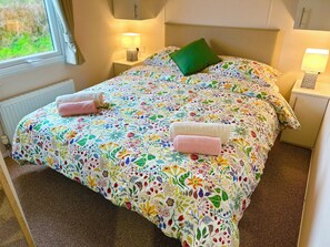 2 bedrooms, bed sheets - A brand new luxury lodge with breath taking views (Okehampton)