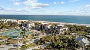 Exterior - Gulf front newly remodeled, 2 bedroom 2 bath top floor corner unit (Sanibel)