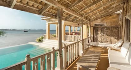 Amani House 5 bedrooms sleeps 10