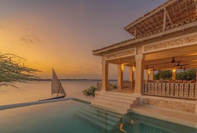 Amani House 5 bedrooms sleeps 10