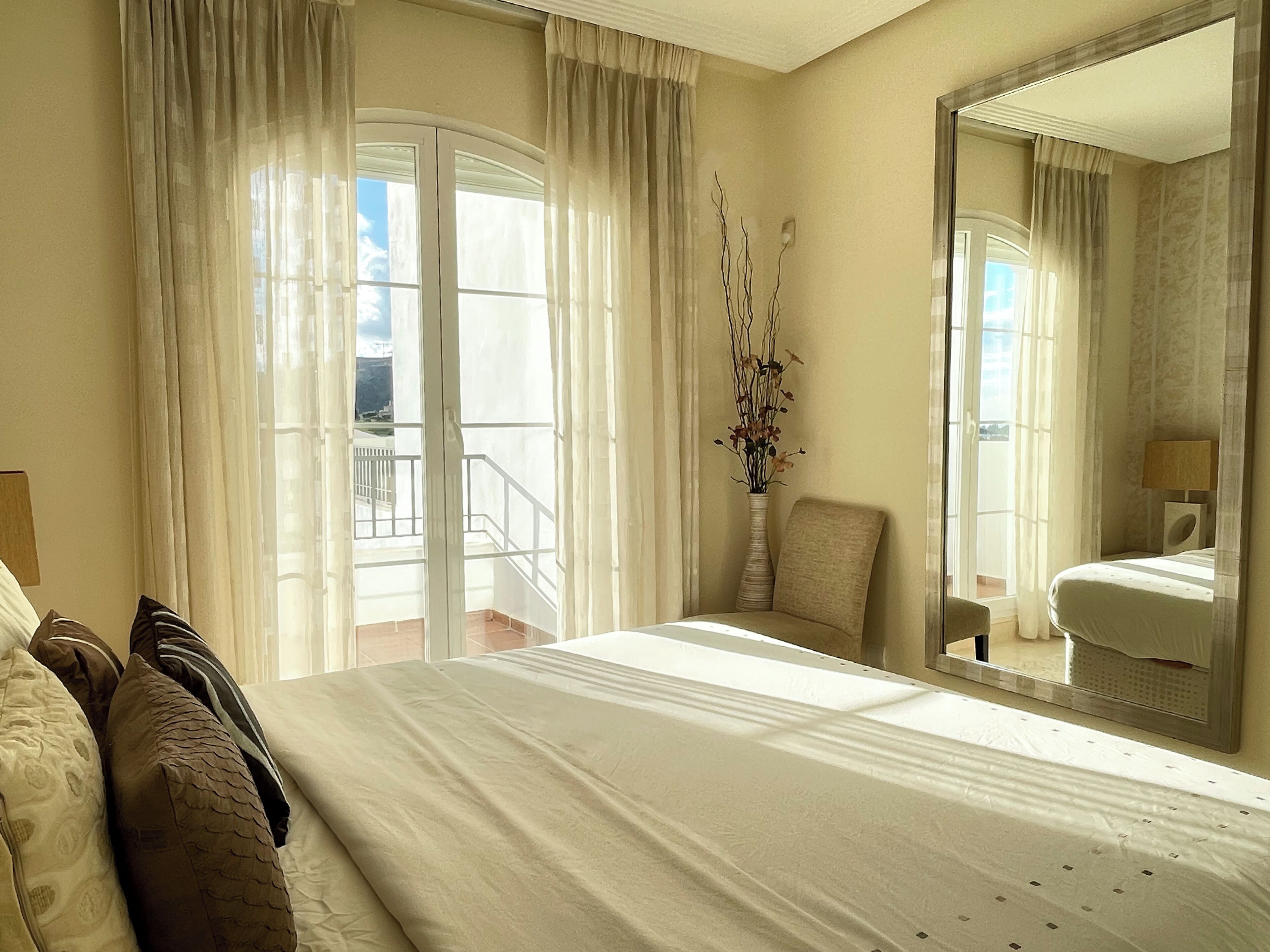 3 bedrooms, travel cot, free WiFi, bed sheets