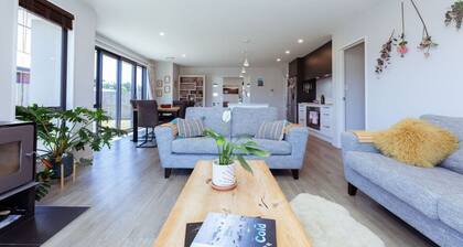 Mt Hutt Views on Memorial Cres