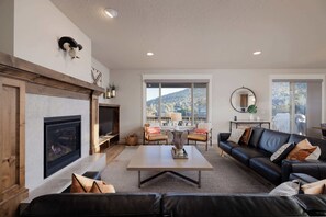 TV, fireplace, books, offices