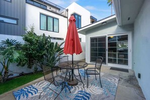 Outdoor dining - 2145 Seville | Exclusive Peninsula Point Retreat Steps to Sand (Newport Beach)