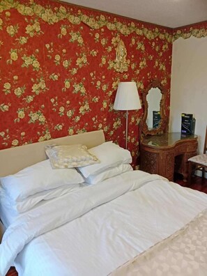 4 bedrooms, iron/ironing board, WiFi (free), bed sheets - London - Waterfront House - Stay8 - Parking - Yard (London)