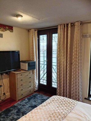 Huis | 4 slaapkamers, een strijkplank/strijkijzer, gratis wifi, beddengoed