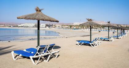 Home2Book Charming Duplex, Terrace & Pool, Caleta