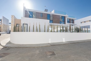 Villa, 4 Bedrooms, Private Pool, Garden View | Exterior
