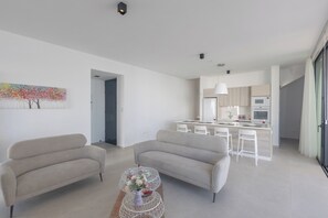 Villa, 4 Bedrooms, Private Pool, Garden View | Living room