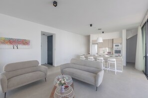 Villa, 4 chambres, piscine privée, vue sur le jardin | Salle de séjour