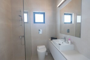 Villa, 4 Bedrooms, Private Pool, Garden View | Bathroom - Protaras Aqua Pearl Villa (Paralimni)