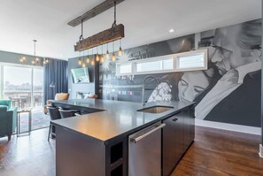 Interior - Cash's Hat - Dual Townhomes 3 Mins from Downtown (Nashville)