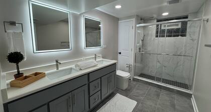 2bedroom apartment in fantastic Chicago near Ohare and quick drive into the city