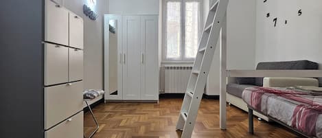 1 bedroom, free WiFi, bed sheets