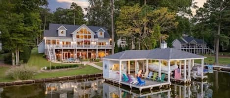 المنشأة من الخارج