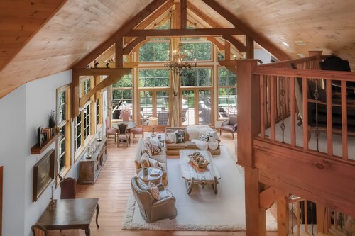 Pine Meadow Estate | Ski-in/ski-out, Floor-to-Cieling Windows, Panoramic Views