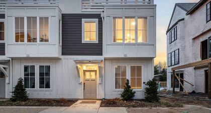 Beach Bliss in Union Pier | Rooftop Deck, Pool Access; Prime