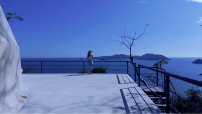 Espectacular Dome in a wonderful Beach area in Playa Organos,15 min from Curu