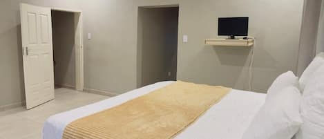 3 slaapkamers, een strijkplank/strijkijzer, wifi, beddengoed