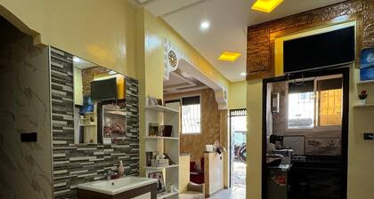 Charming 2-bedroom apartment with fitness room, WiFi in peaceful Anza