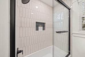 Shower, hair dryer, towels, soap - Casa Luna Sauna Cold Plunge Wellness Retreat (Doraville)