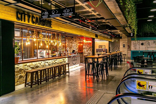 Dining - WI-FI 300MB | 450m from Shopping | Foodhall #CA69 (Florianópolis)