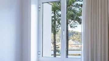 2 slaapkamers, een strijkplank/strijkijzer, wifi, beddengoed