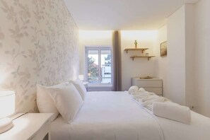 3 bedrooms, iron/ironing board, Internet, bed sheets - Tide Terrace Duplex - Sea Escape (Viana do Castelo)