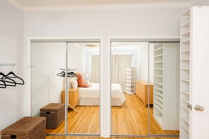 1 غرفة نوم ومكواة/لوح كي وواي فاي مجانًا وملاءات أسرّة