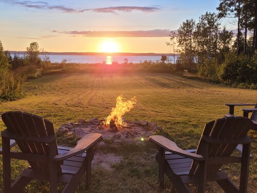 Starlit : Private 5 Acres Lakefront Cottage - Georgian Bay