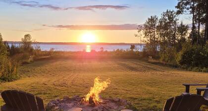 Starlit : Private 5 Acres Lakefront Cottage - Georgian Bay